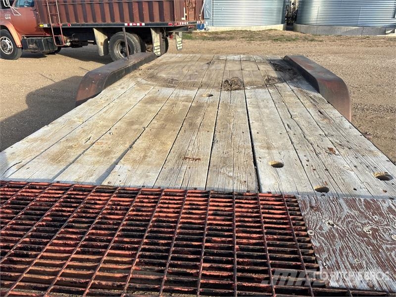 16 ft Tri/A Flatbed Trailer Прицепы-платформы/боковая разгрузка