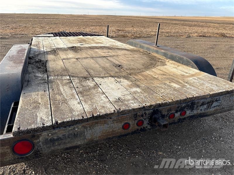 16 ft Tri/A Flatbed Trailer Прицепы-платформы/боковая разгрузка