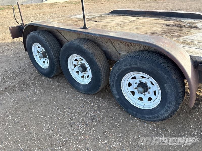 16 ft Tri/A Flatbed Trailer Прицепы-платформы/боковая разгрузка