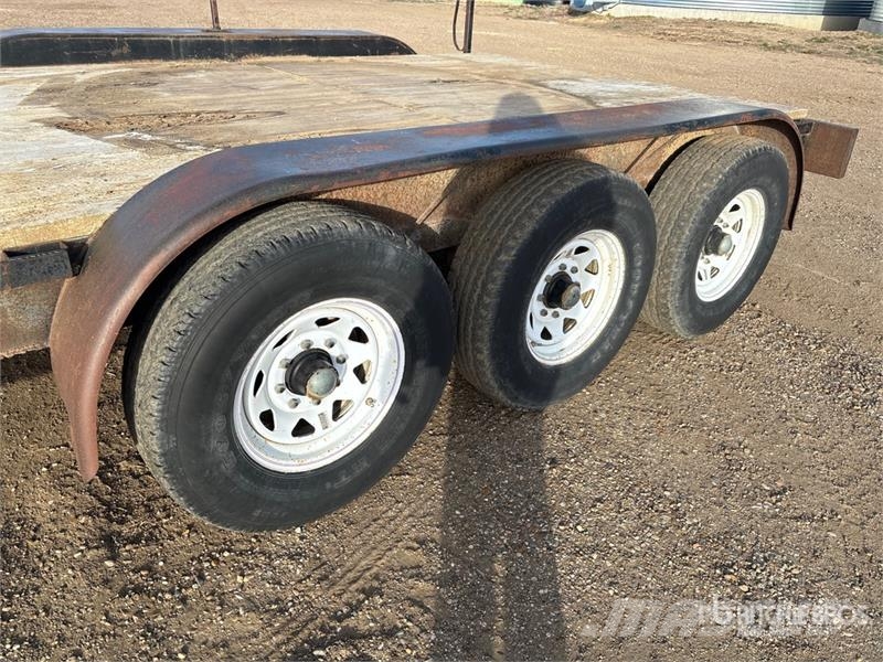 16 ft Tri/A Flatbed Trailer Прицепы-платформы/боковая разгрузка