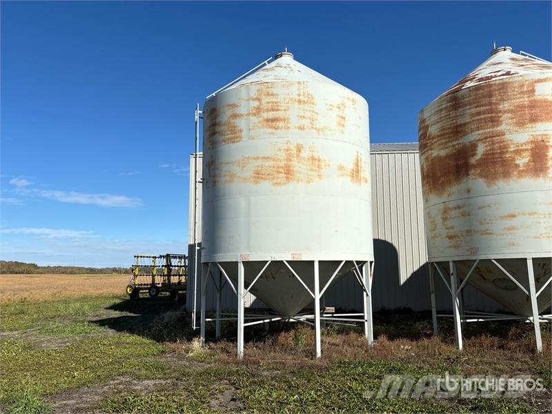 +/- 1700 bu Hopper Grain Bin Processering och lagring av skörd - Övrigt