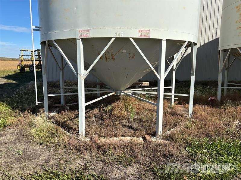 +/- 1700 bu Hopper Grain Bin Processering och lagring av skörd - Övrigt
