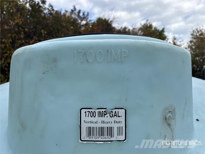  1700 gal Poly Water Tank صهاريج الوقود والصهاريج الإضافية