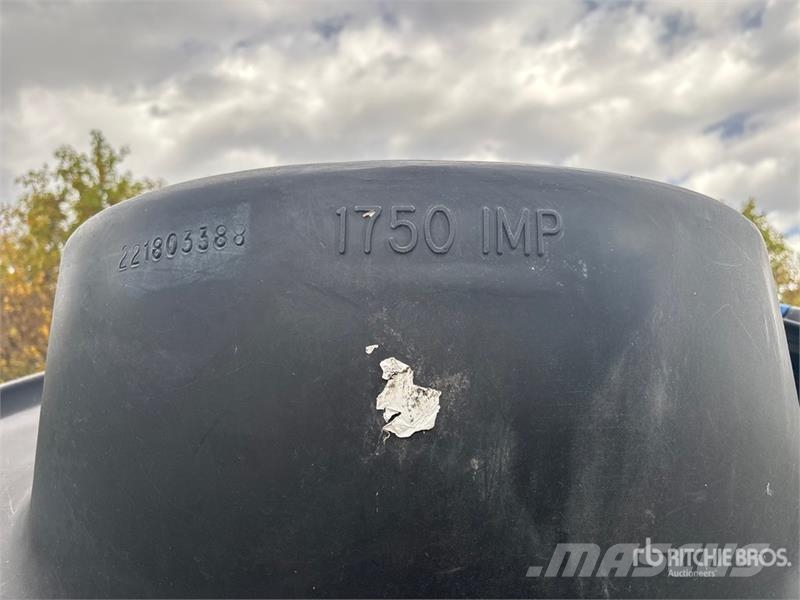 1750 gal Poly Water Tank صهاريج الوقود والصهاريج الإضافية