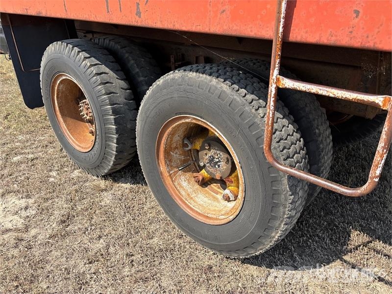 18 ft T/A Grain Trailer Transbordeur