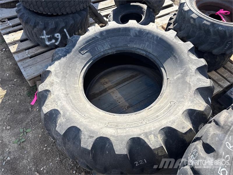 19.5L-24 Tires Gume, točkovi i felne