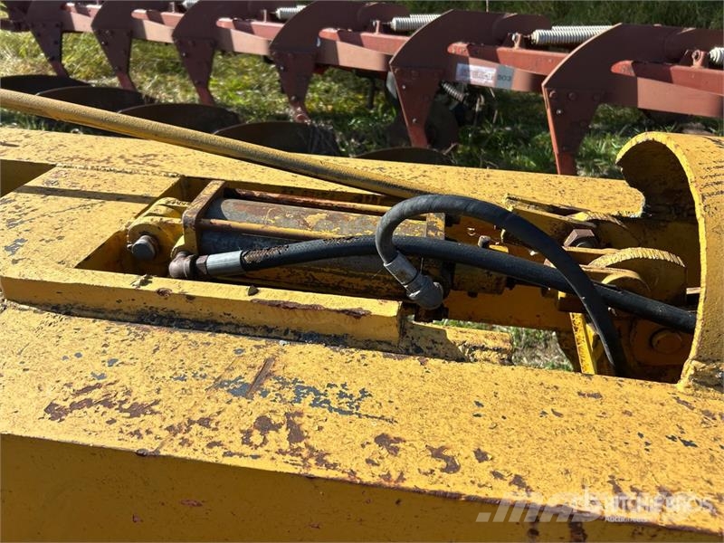  2 Bottom Breaking Plow محاريث