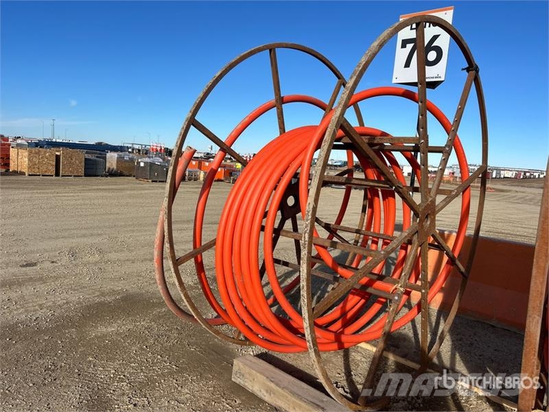 2 in Telus cable reels Építőipar - Egyebek