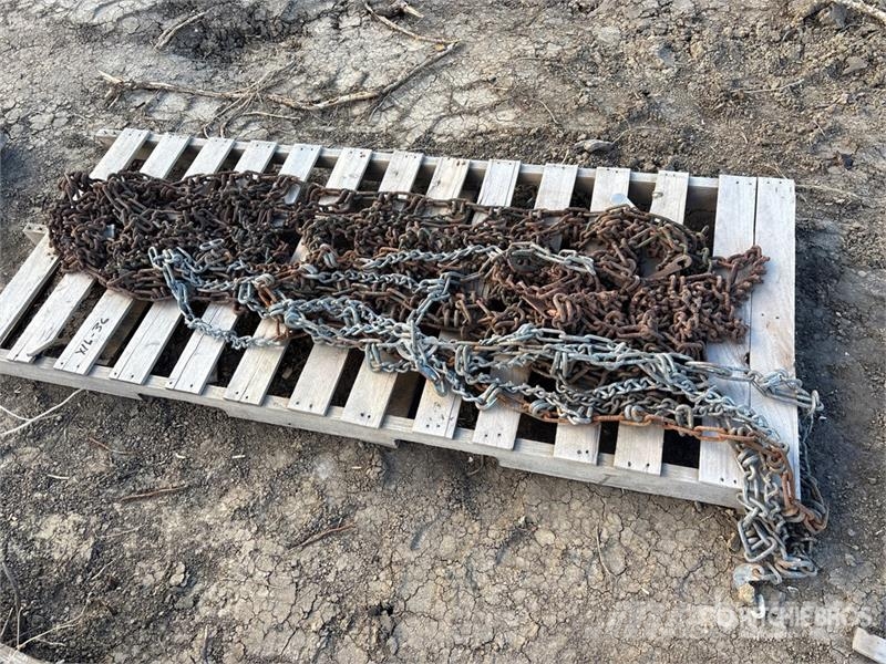  2 Pallets of Tire Chains Tires Tyres, wheels and rims