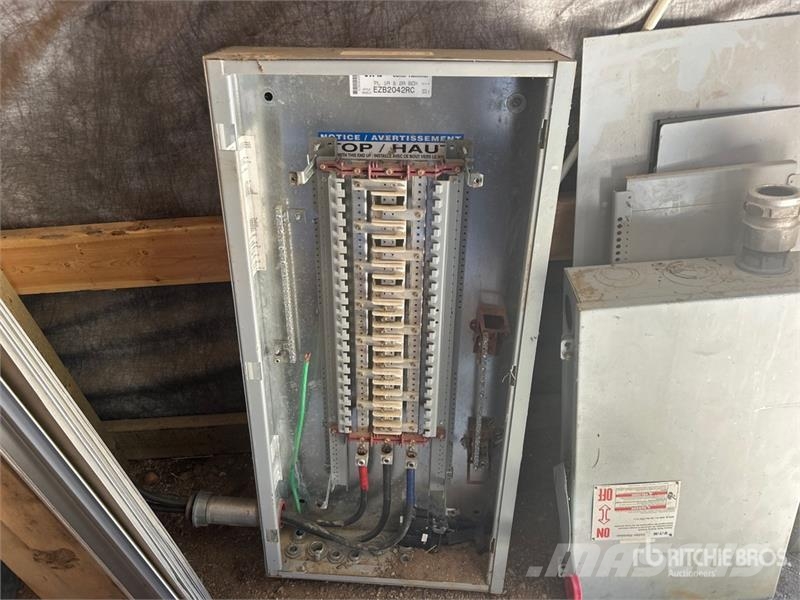 200 Amp Type 3R Breaker Panel Строителство - Други
