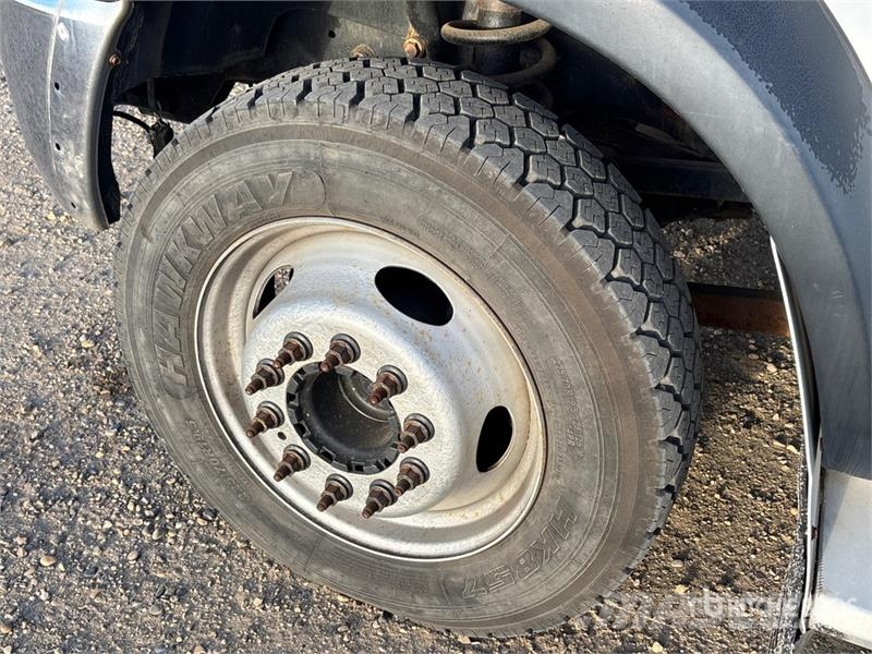  2005 5500 شاحنات الرافعات