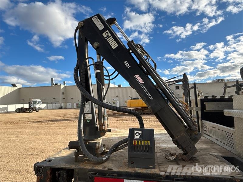 2015 3500 Camion plateau ridelle avec grue