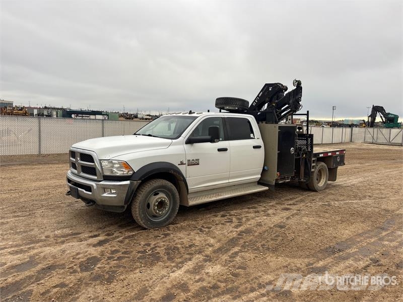  2017 Hiab 077ES-4CLX 2800 kg Knuckle Boom on  Ram  شاحنات الرافعات