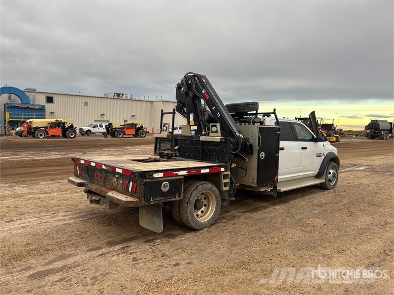  2017 Hiab 077ES-4CLX 2800 kg Knuckle Boom on  Ram  شاحنات الرافعات
