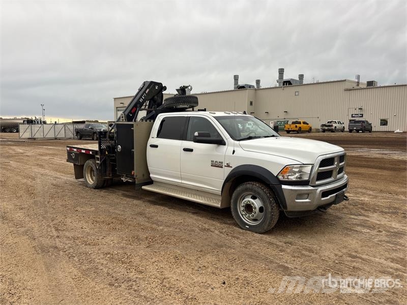  2017 Hiab 077ES-4CLX 2800 kg Knuckle Boom on  Ram  شاحنات الرافعات