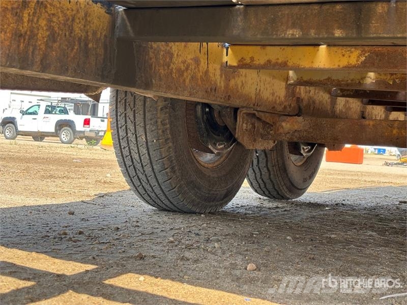  21 ft T/A Equipment Trailer Ремаркета за превоз на автомобили
