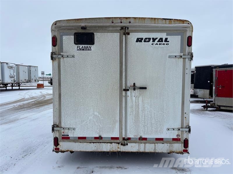 22 ft Tri/A Enclosed Trailer Прицепы-фургоны