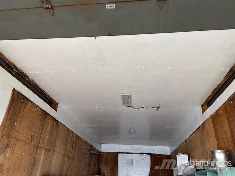  22 ft X 98 in Truck Cargo Box معدات النقل - غير ذلك