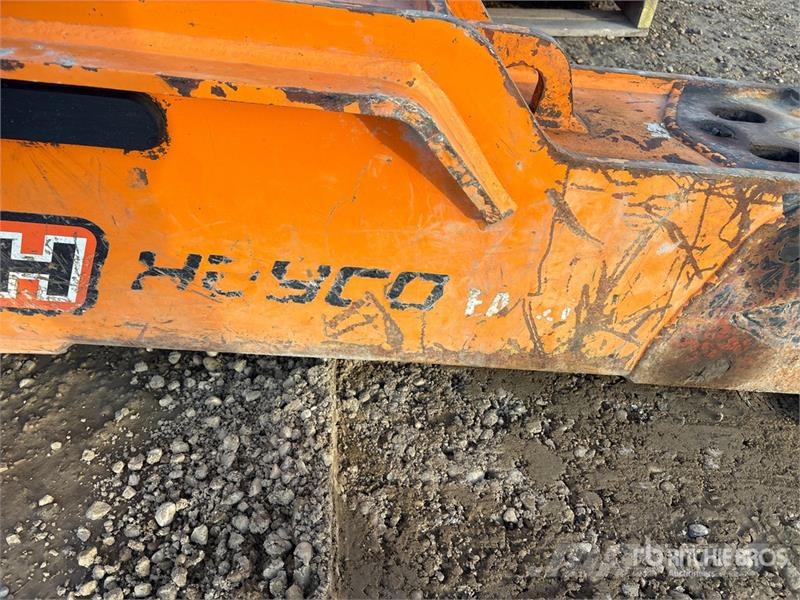  23 in Q/C Hydraulic Breaker مطارق / كسارات