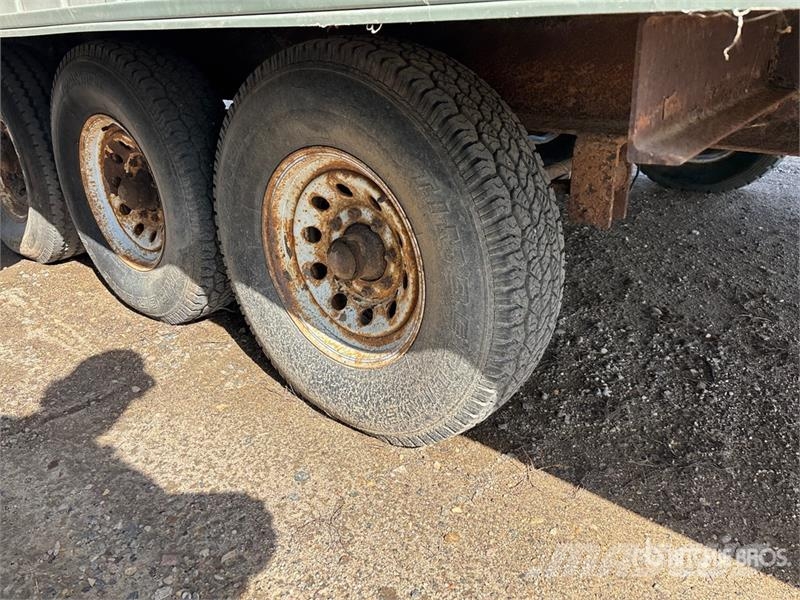  24 ft 5 in x 10 ft Portable Tri/A Trailer Mounted  Інші причепи