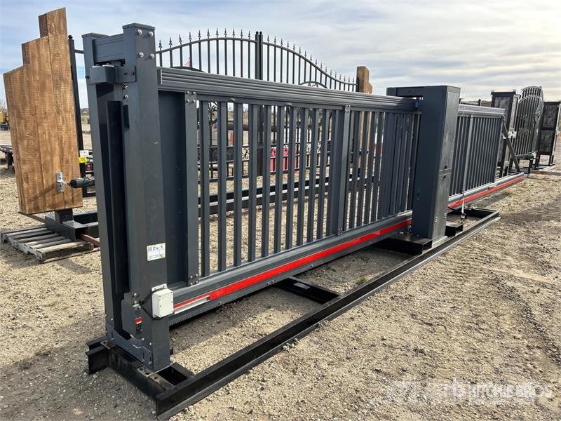  24 ft Steel Sliding Driveway Gate (Unused) Sonstige Landmaschinen