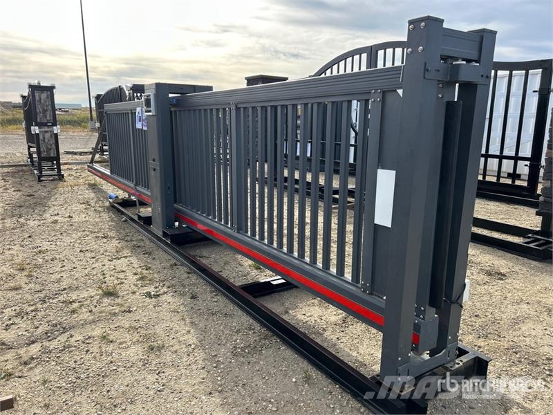  24 ft Steel Sliding Driveway Gate (Unused) Sonstige Landmaschinen