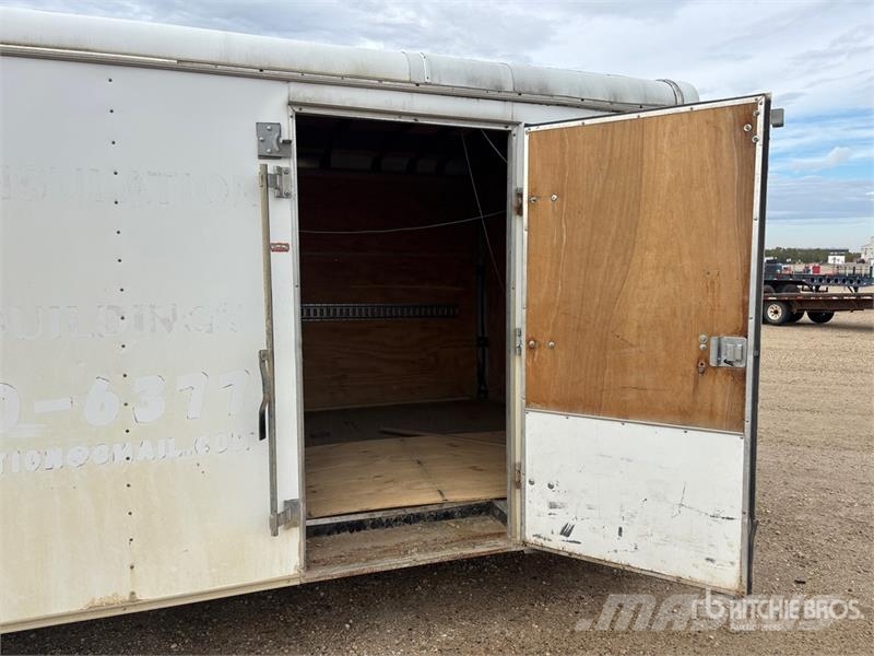 24 ft T/A Enclosed Trailer Прицепы-фургоны