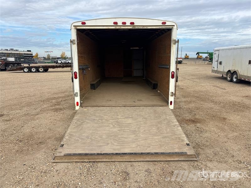 24 ft T/A Enclosed Trailer Прицепы-фургоны