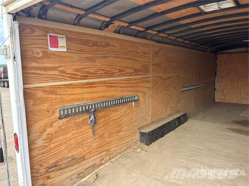 24 ft T/A Enclosed Trailer Прицепы-фургоны