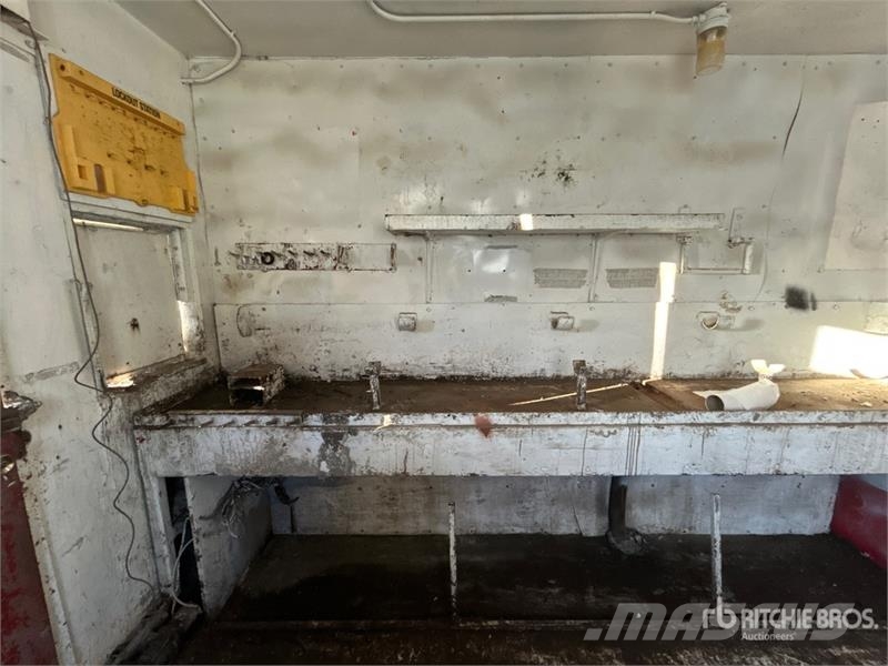 24 ft x 10 ft Skid-Mounted Shack Mobile Office Építőipar - Egyebek