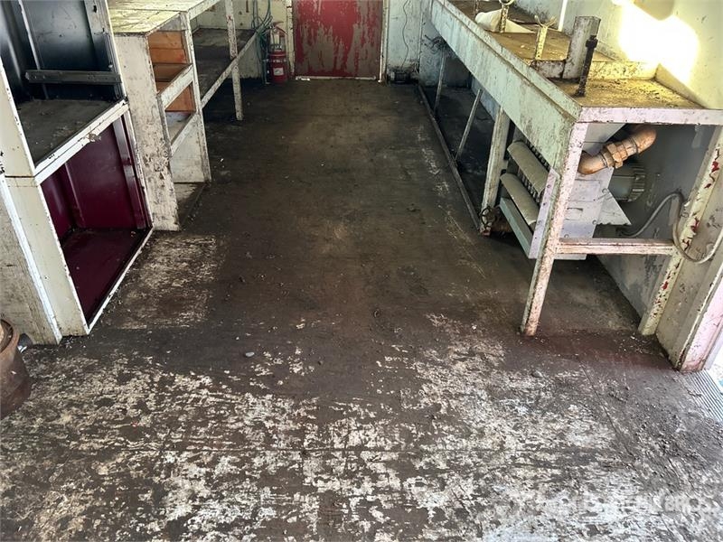 24 ft x 10 ft Skid-Mounted Shack Mobile Office Építőipar - Egyebek