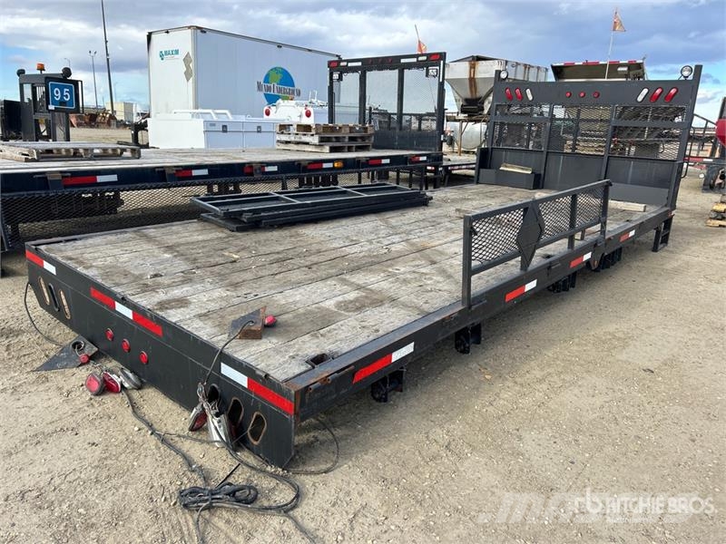 24 ft x 102 in Truck Flatbed Body Фургони