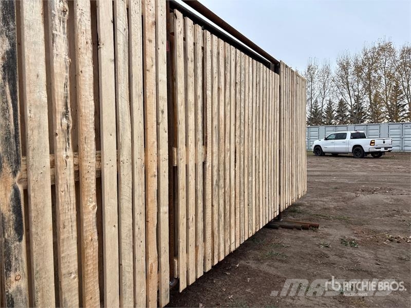 24 ft x 8 ft 10 in Heavy Duty Wind Fence (Unused) Livdyr annet utstyr