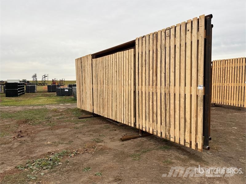 24 ft x 8 ft 10 in Heavy Duty Wind Fence (Unused) Livdyr annet utstyr