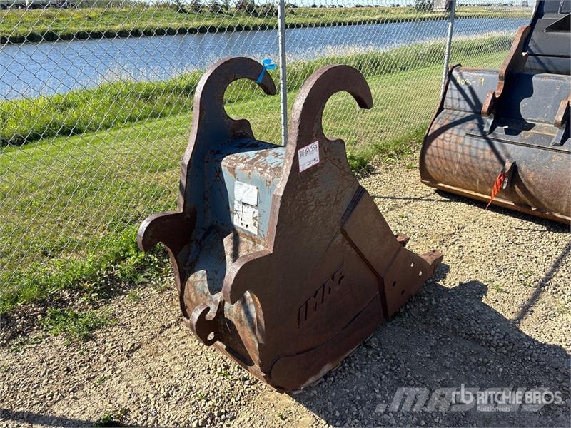 24 in Q/C Digging Excavator Bucket Godet