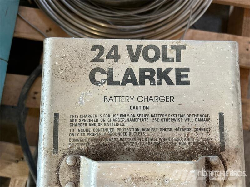 24 Volt Clarke Battery Charger, Alumimum Pipe, Air Drugi deli