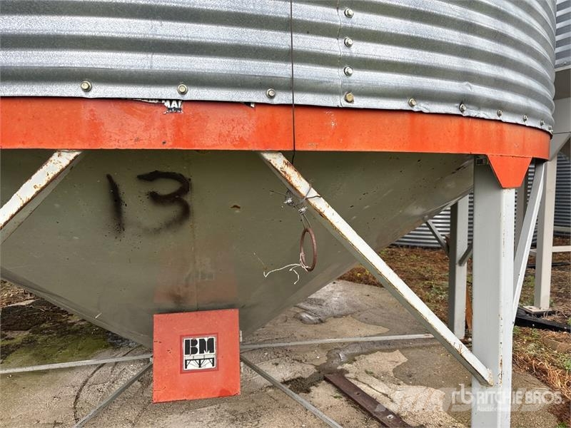 +/- 2400 bu 5 Ring Hopper Grain Bin Procesadoras de cultivos y unidades de almacenamiento / máquinas - Otros