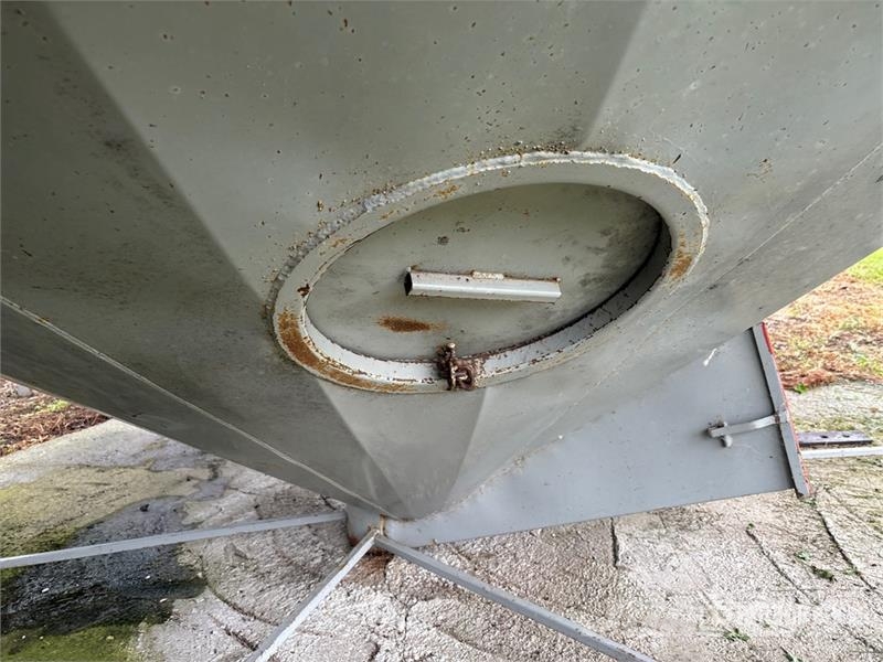  +/- 2400 bu 5 Ring Hopper Grain Bin Procesadoras de cultivos y unidades de almacenamiento / máquinas - Otros