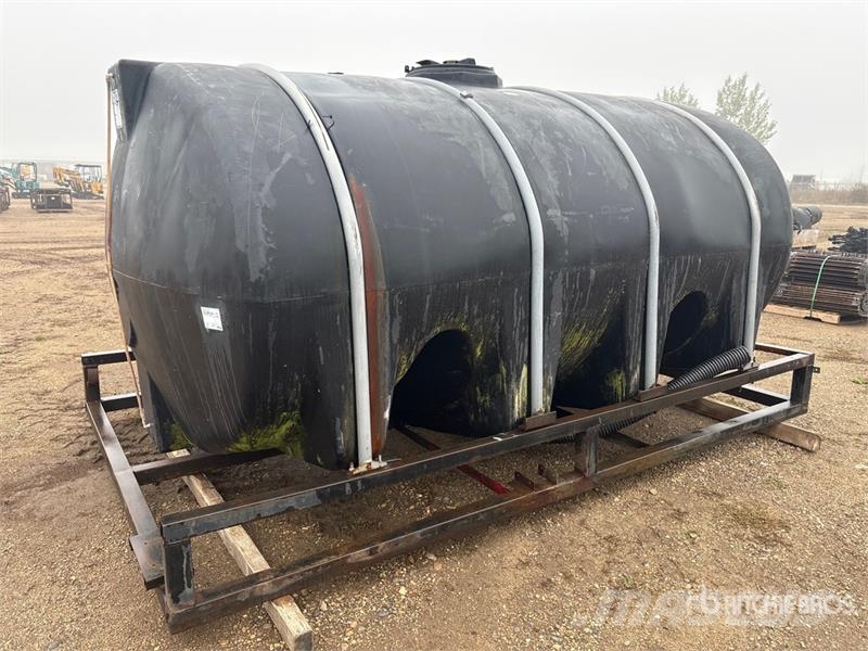  2400 gal Fertilizer Tank Mineral spreaders