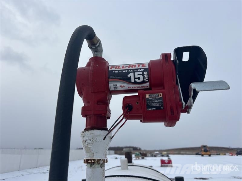  2400 L Skid Mounted Steel Fuel Tank صهاريج الوقود والصهاريج الإضافية