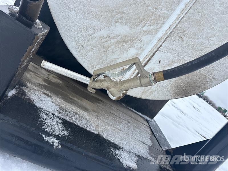  2400 L Skid Mounted Steel Fuel Tank صهاريج الوقود والصهاريج الإضافية