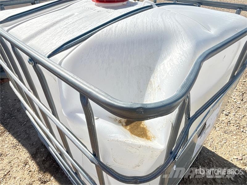 250 gal Skid Mounted Poly Washer Fluid Tank 연료 및 첨가제 탱크
