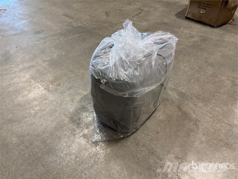 27 ft x 32' RV Cover Andre komponenter