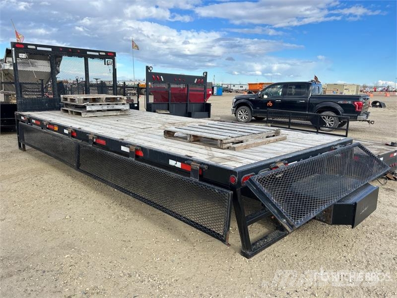28 ft 6 in x 102 in Truck Flatbed Body Фургони