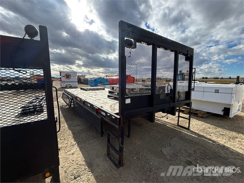 28 ft 6 in x 102 in Truck Flatbed Body Фургони