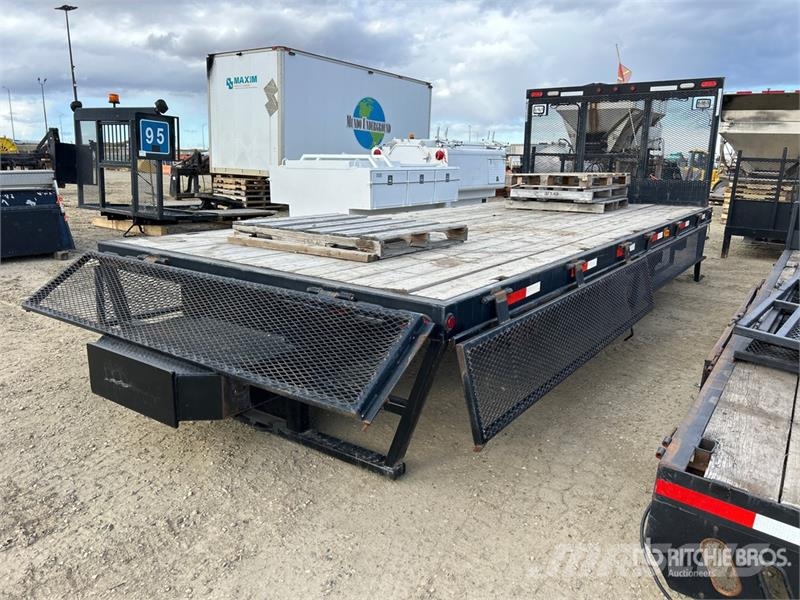 28 ft 6 in x 102 in Truck Flatbed Body Фургони