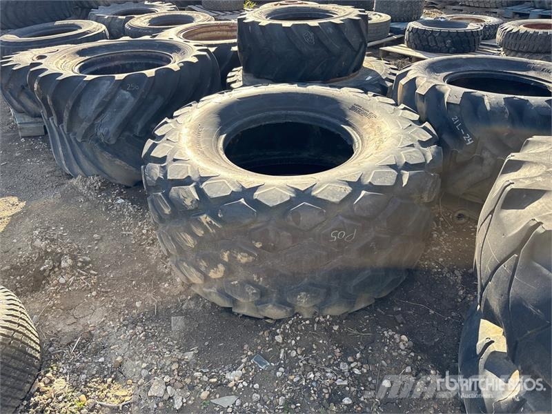 28L-26 Tires Gume, točkovi i felne