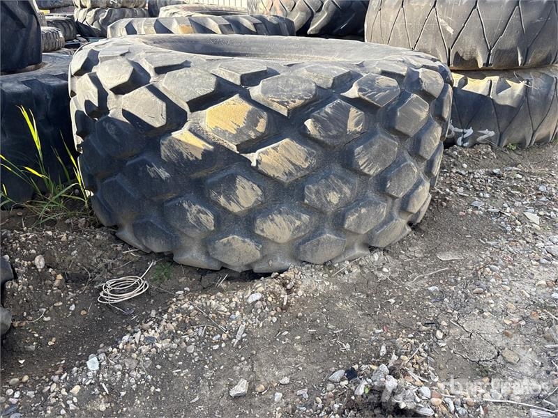 28L-26 Tires Gume, točkovi i felne