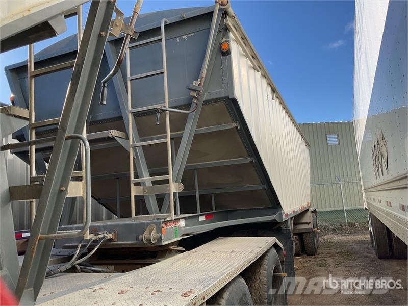  29 ft T/A Super B-Train Pup Live Bottom Grain Trai Причепи перевантажувачі зерна
