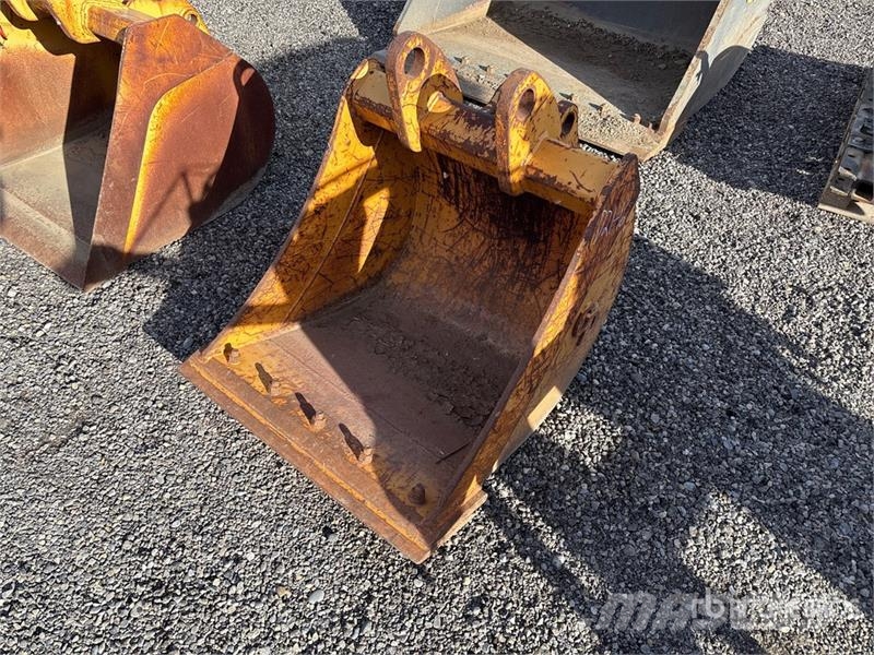 29 in Cleanup Excavator Bucket - Fits Case Kanalak